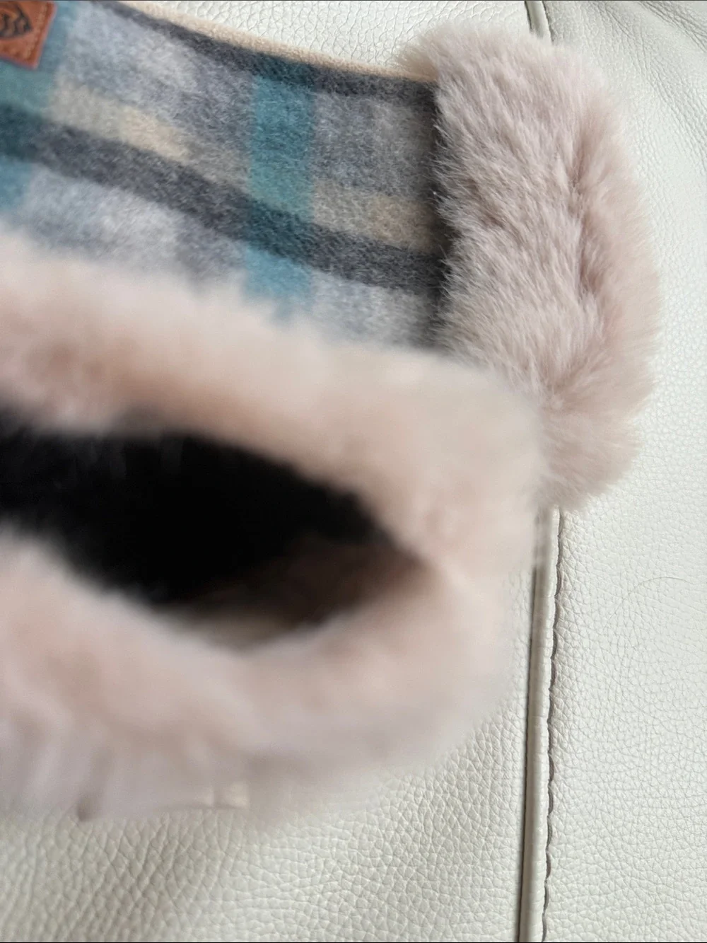 Islander Fingerless Gloves Lambs Wool and Faux Fur  (Scotland)